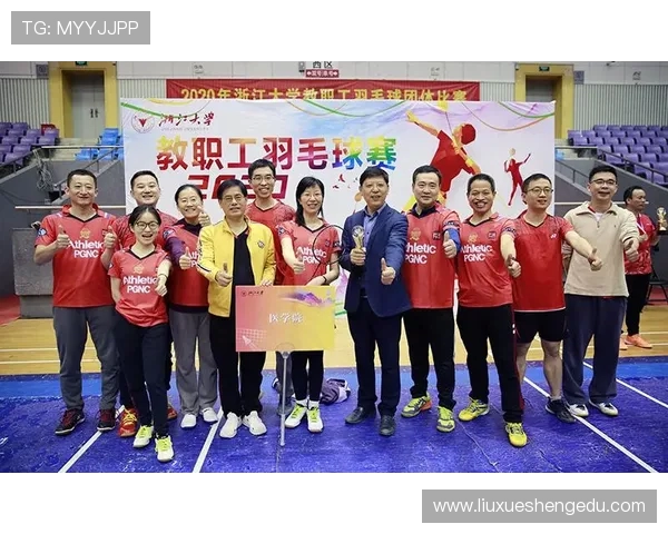 南京羽毛球队奋勇拼搏的辉煌历程与锦标赛背后的故事揭秘 南京羽毛球队奋勇拼搏的辉煌历程与锦标赛背后的故事揭秘