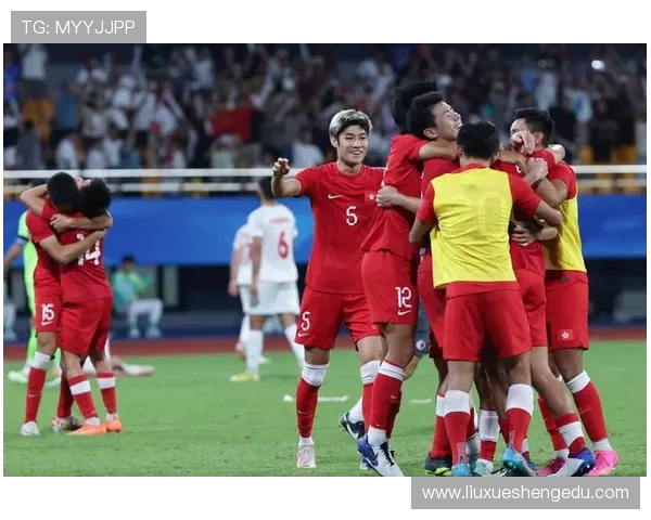 杭州足球队状态引发热议球迷与专家观点交锋分析 杭州足球队状态引发热议球迷与专家观点交锋分析