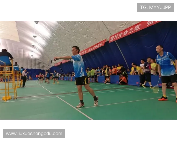 西安羽毛球队迎接挑战赛转型之路的探索与成长