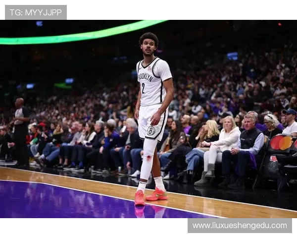 卡梅隆约翰逊如何在NBA赛场上展现出色的篮球才华与领导能力