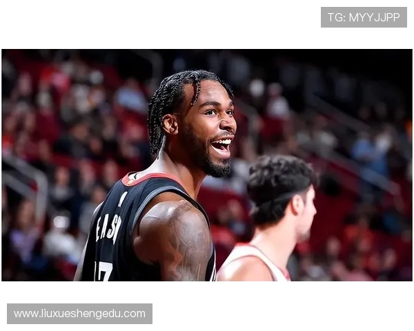 塔里伊森展现潜力成为NBA新星引发球迷热议与期待