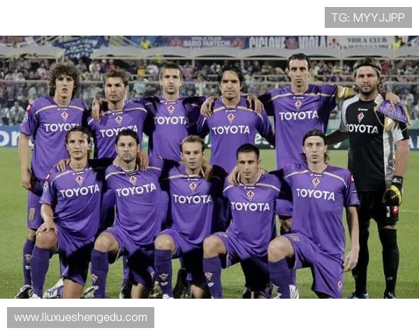 上海足球队在足球配合排行榜中荣获第六名的辉煌成就分析