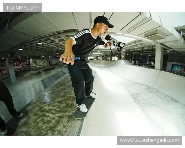 成都滑板队心理素质创新高引发关注滑板运动新风潮正在形成